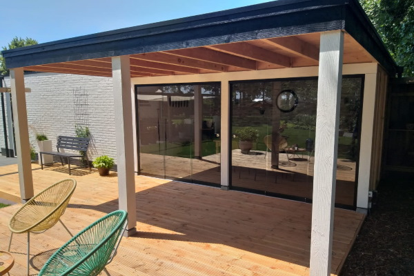 Maak van uw overkapping een verlengde van uw woonkamer door deze aan uw woning te plaatsen Maak van uw overkapping een verlengde van uw woonkamer door deze aan uw woning te plaatsen