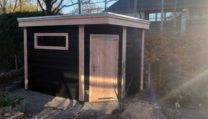 Bij Wim Koster Tuinhout kunt u uw houten tuinhuis laten plaatsen in Meppel Bij Wim Koster Tuinhout kunt u uw houten tuinhuis laten plaatsen in Meppel