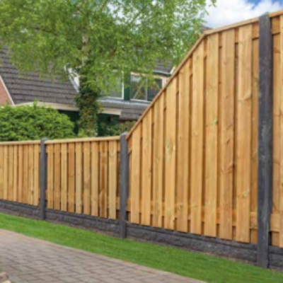 Grenen tuinhout in Meppel kan worden gebruikt bij het bouwen van schuttingen. Grenen tuinhout in Meppel kan worden gebruikt bij het bouwen van schuttingen.